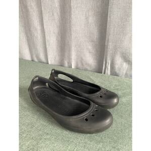Title: Women's Crocs Black Ballet Flats - Size W11 - Lightweight & Comfortable